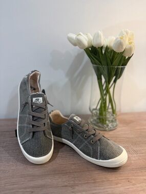 NWOB Roxy Women's Rory Bayshore Gray Olive Canvas Low-Top Sneakers